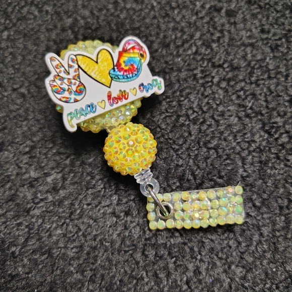 Peace Love Crocs Yellow Retractable Badge Reel Cute Badge Holder Alligator Clip - Picture 1 of 3